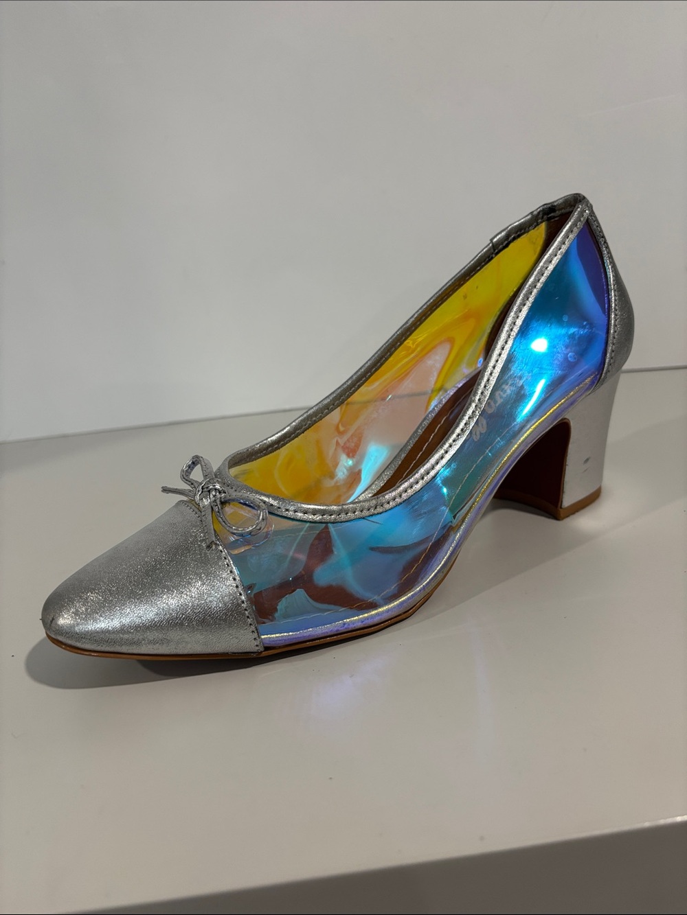 L'INTERVALLE Iridescent Block Heel Pumps Silver Holographic Bow Size 7 Chic - Picture 3 of 14